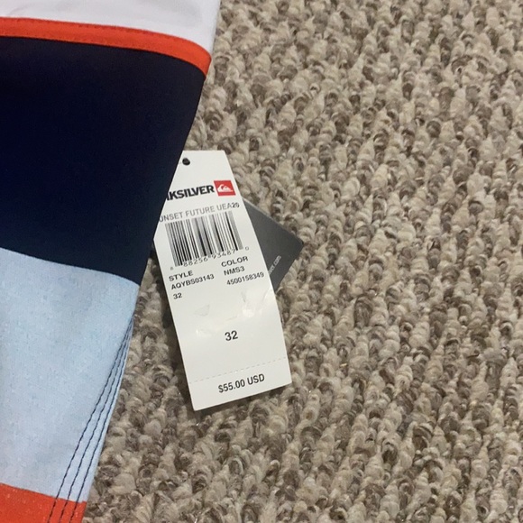 NWT MENS QUIKSILVER BATHING SUIT - Picture 3 of 7